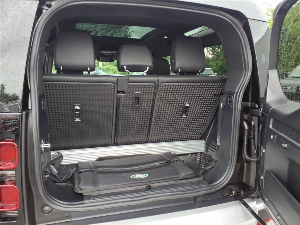Certified 2023 Land Rover Defender 90 SE AWD/4WD image 13