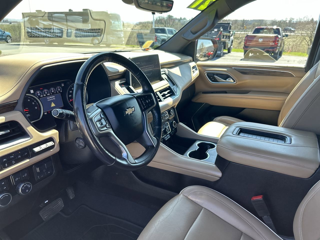 Used 2021 Chevrolet Suburban Premier w/ Premium Package AWD/4WD image 25