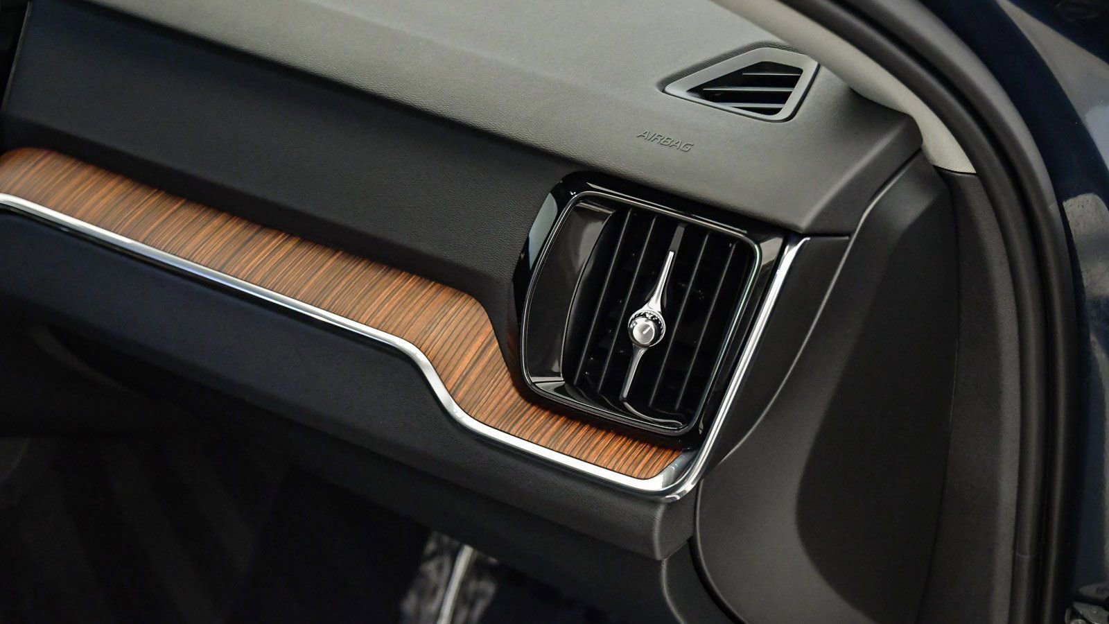 Certified 2024 Volvo V60 B5 Cross Country Plus image 15