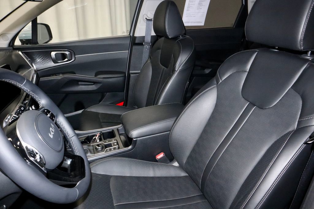 Used 2025 Kia Sorento EX w/ Panoramic Sunroof Package image 27