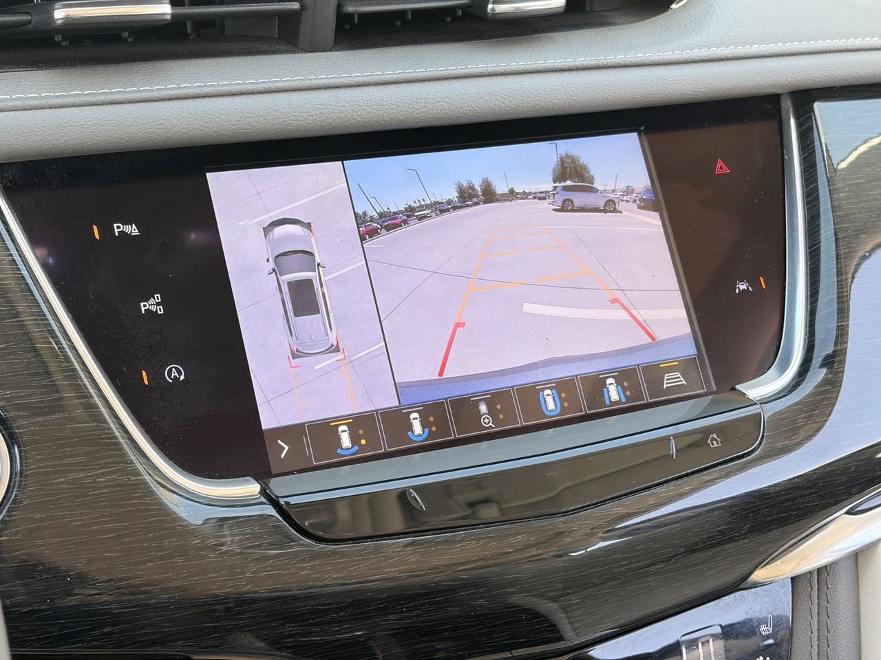 Used 2020 Cadillac XT6 Premium Luxury FWD image 27
