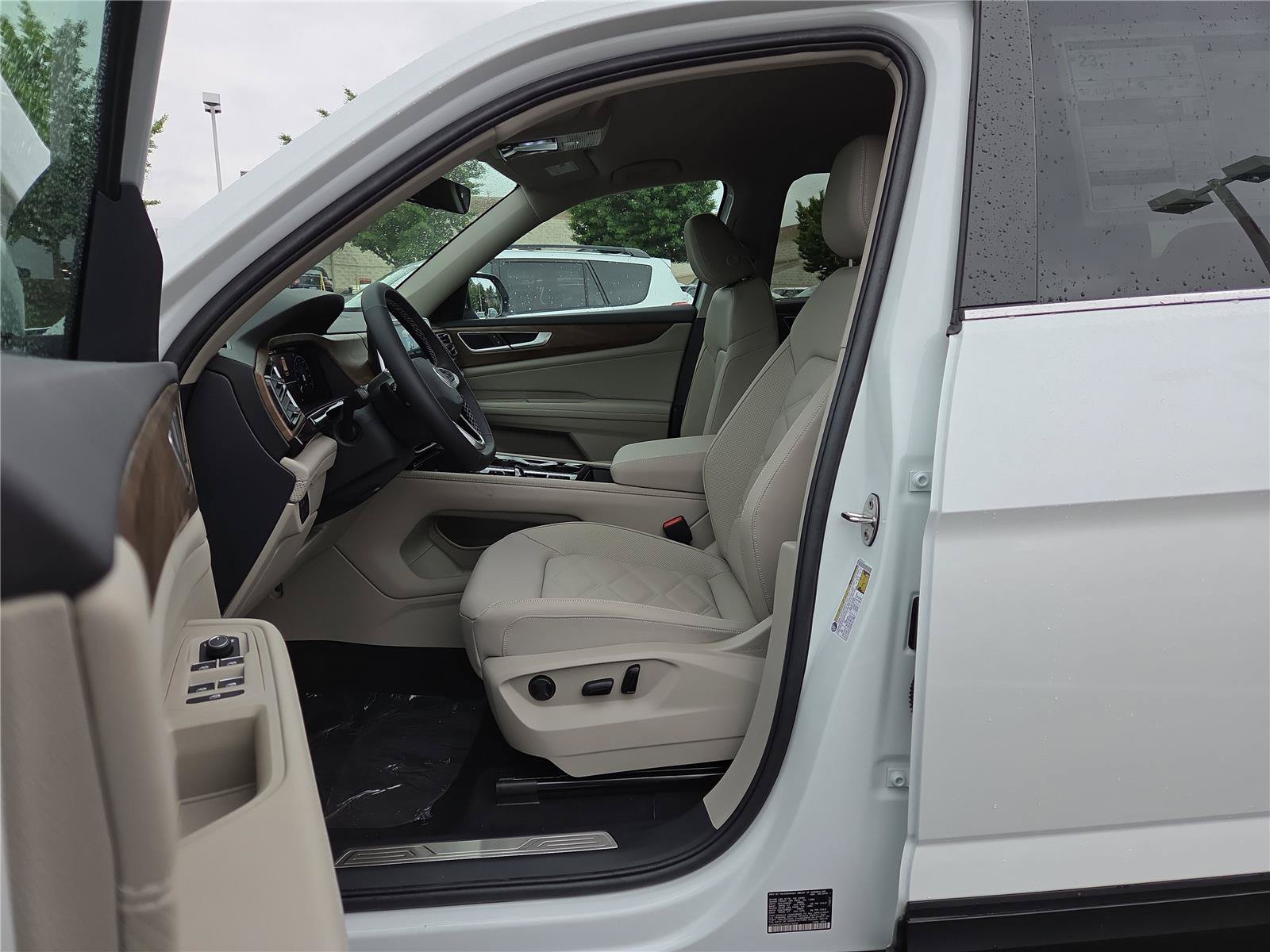 New 2026 Volkswagen Atlas SE FWD image 11