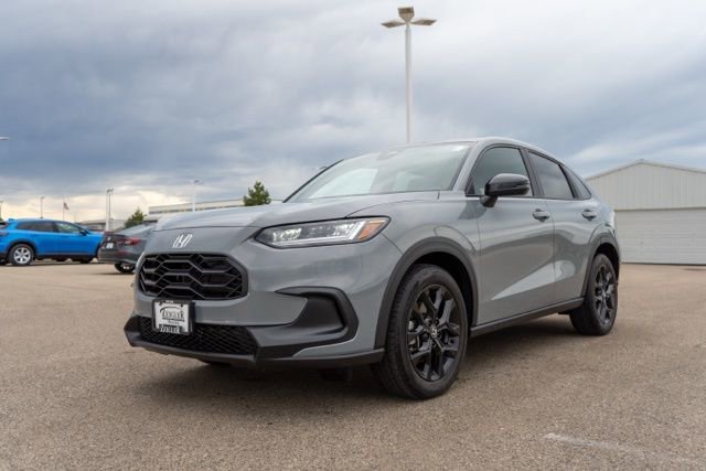 Used 2025 Honda HR-V Sport image 3
