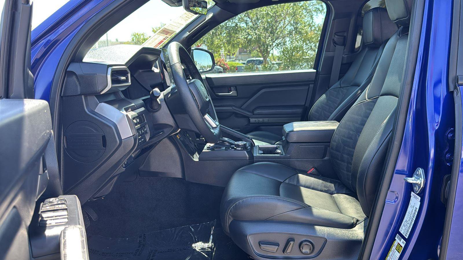 Used 2024 Toyota Tacoma TRD Off-Road w/ TRD Off Road Premium Package AWD/4WD image 28
