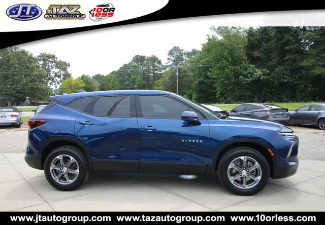 Used 2023 Chevrolet Blazer LT FWD image 8