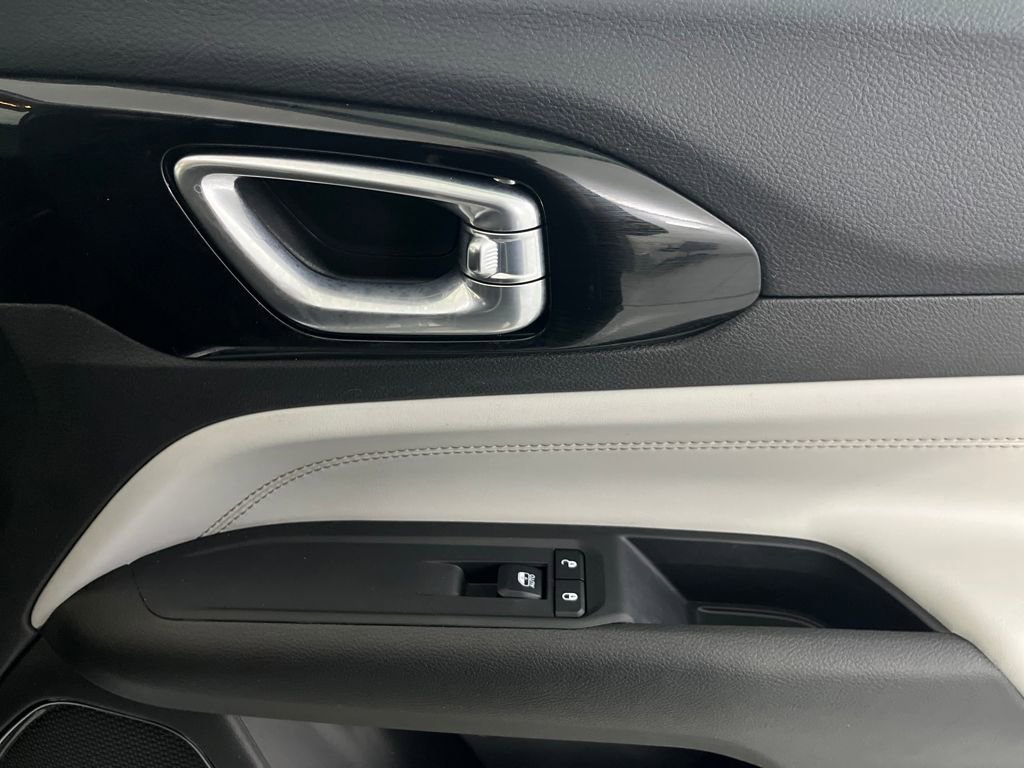 Used 2025 Jeep Compass Limited image 59