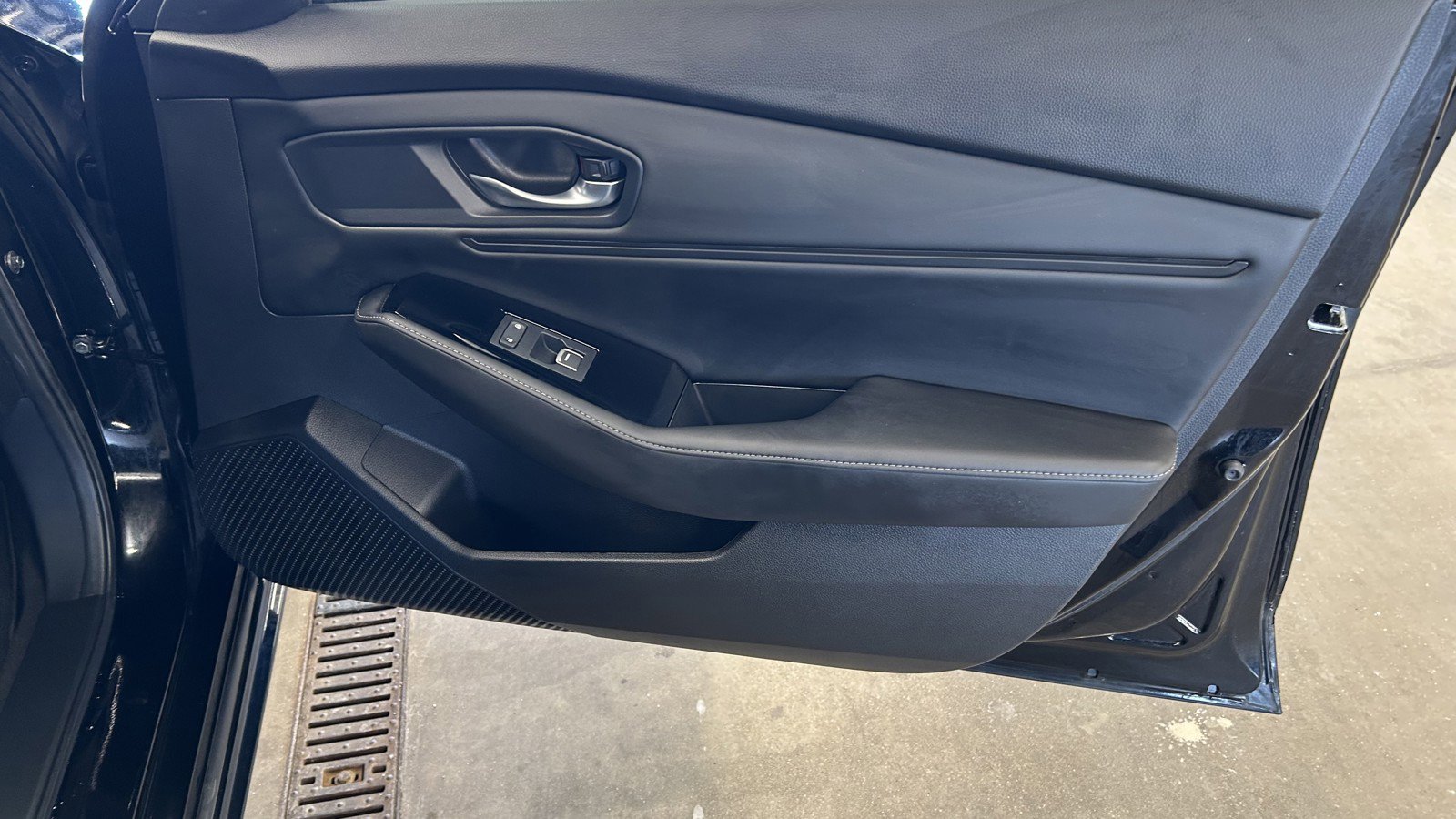 Used 2023 Honda Accord Touring image 17