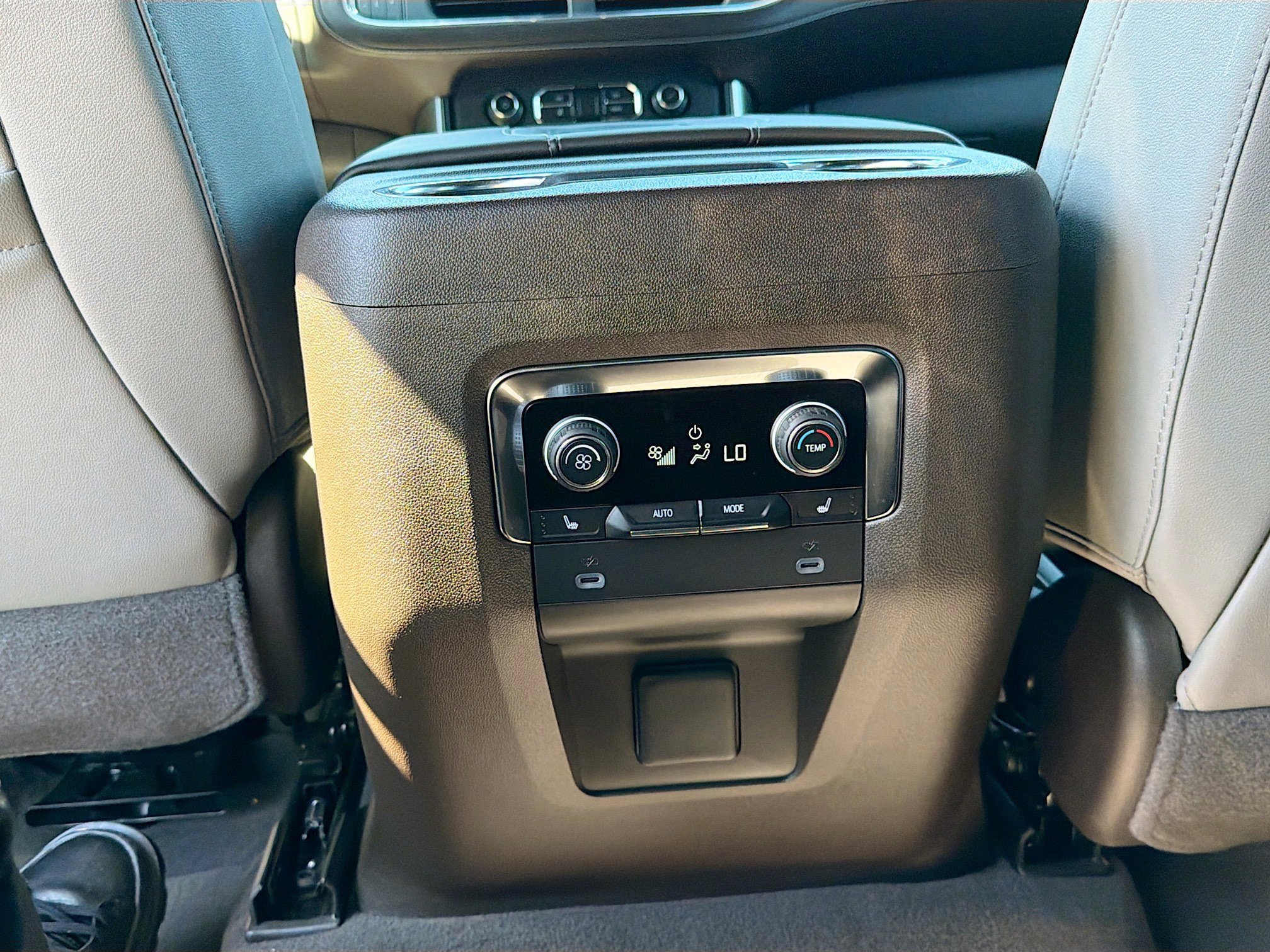 Used 2024 Chevrolet Tahoe LT w/ Luxury Package image 20