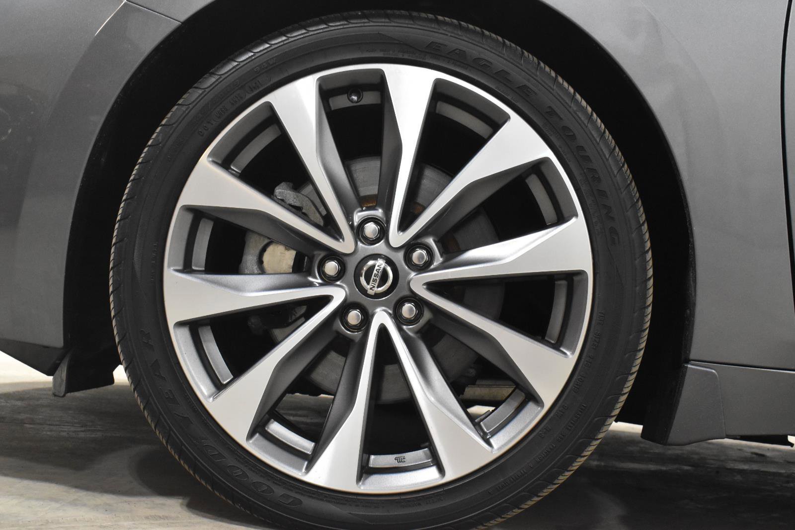 Used 2022 Nissan Maxima Platinum image 33