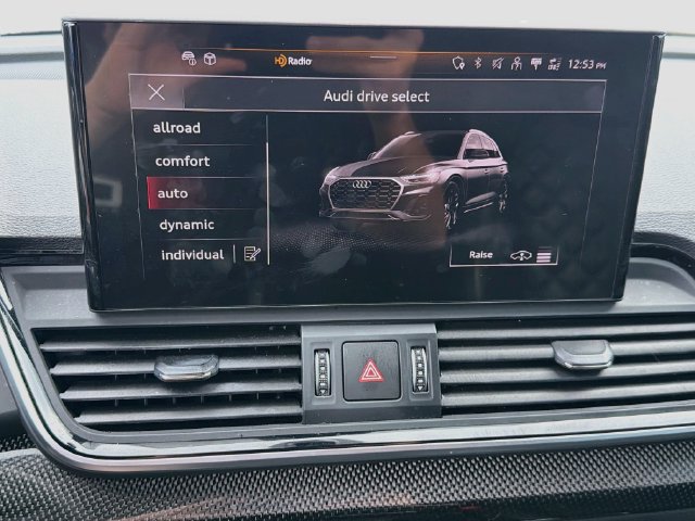 Used 2024 Audi SQ5 Prestige AWD/4WD image 31