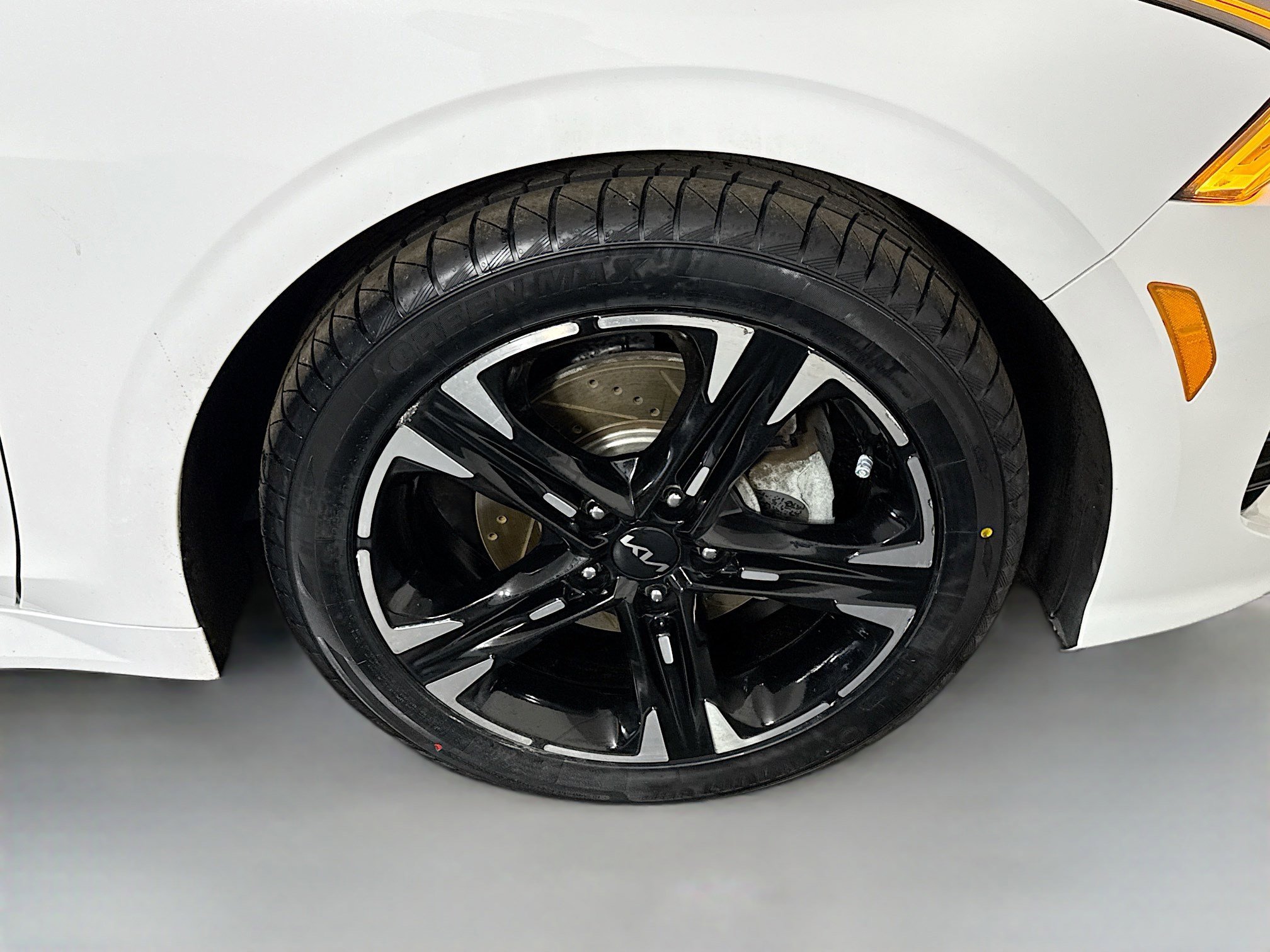 Used 2023 Kia K5 GT-Line image 32