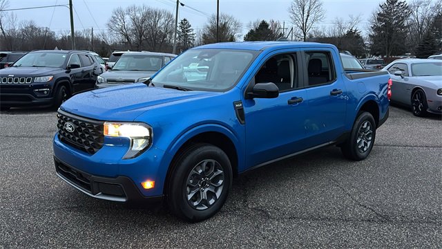 New 2025 Ford Maverick XLT w/ XLT Luxury Package image 2
