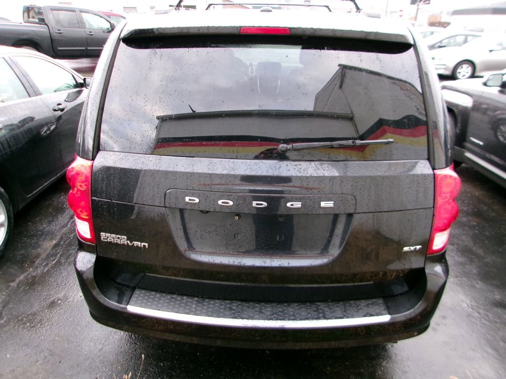 Used 2020 Dodge Grand Caravan SXT image 5
