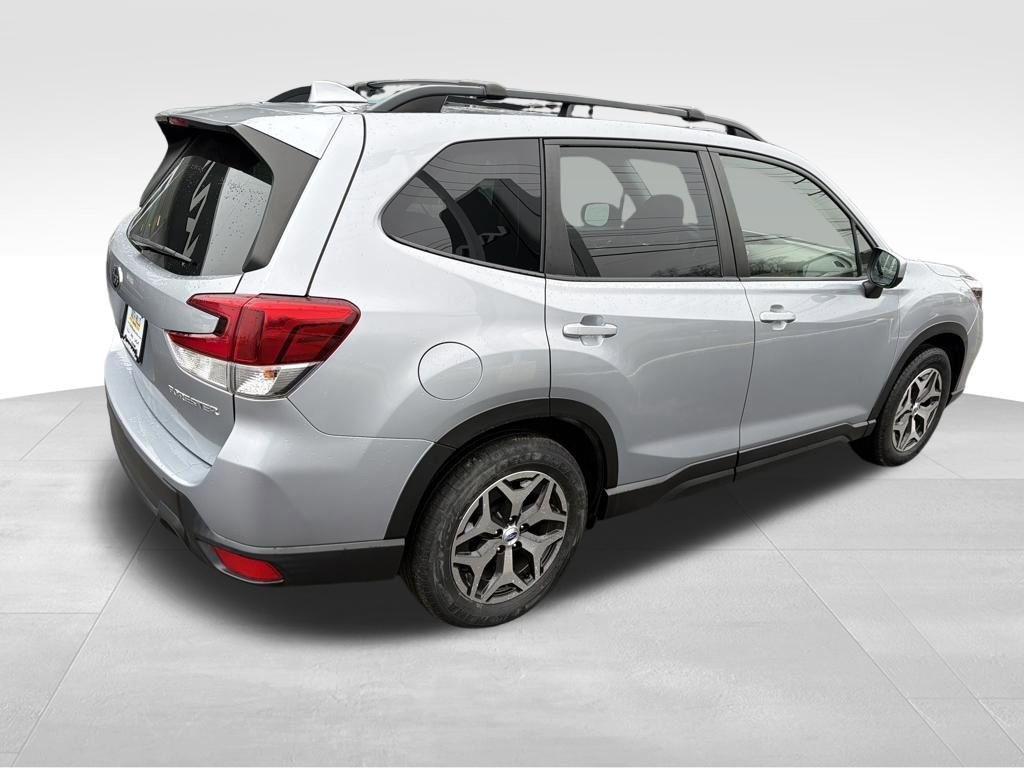 Used 2021 Subaru Forester Premium image 8