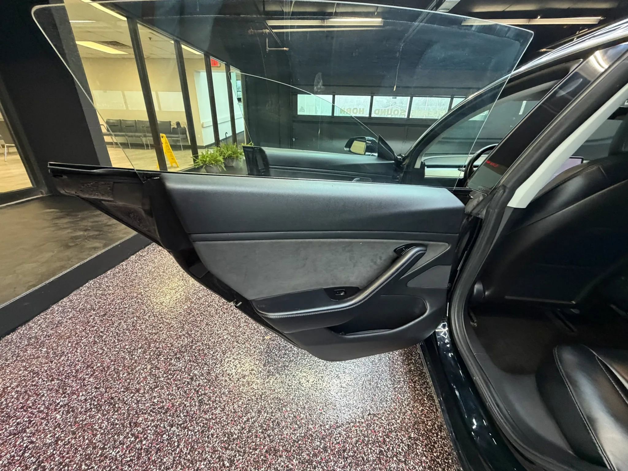 Used 2018 Tesla Model 3 Mid Range image 25