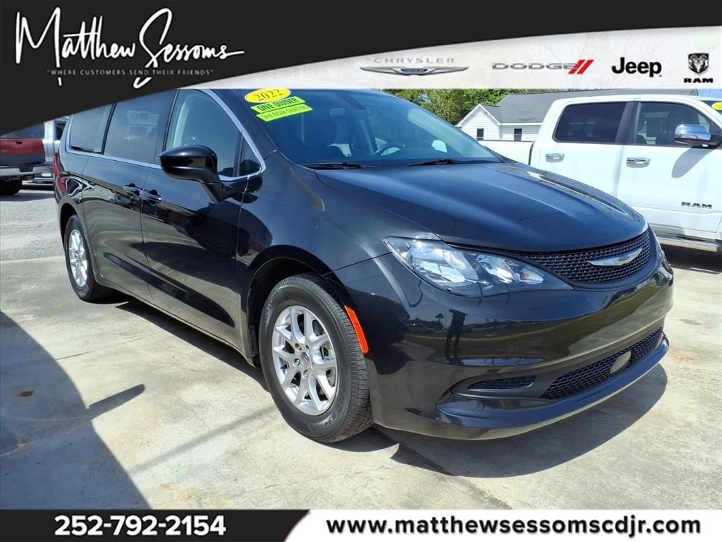 Used 2022 Chrysler Voyager LX FWD video 1