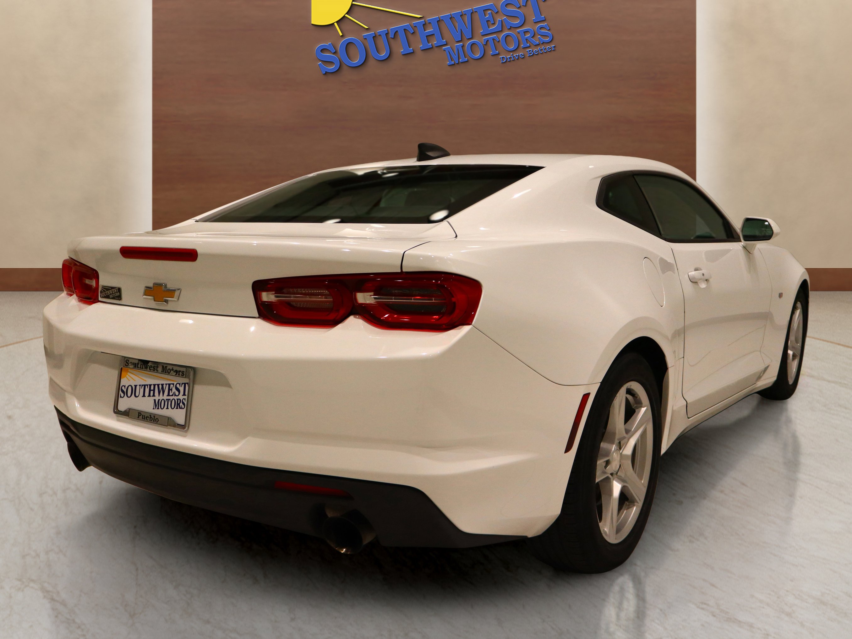 Used 2020 Chevrolet Camaro LT image 4