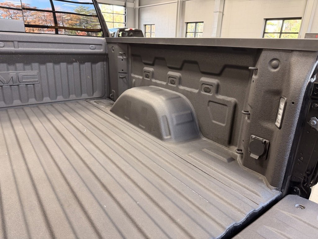 Used 2025 GMC Sierra 1500 Denali Ultimate image 10