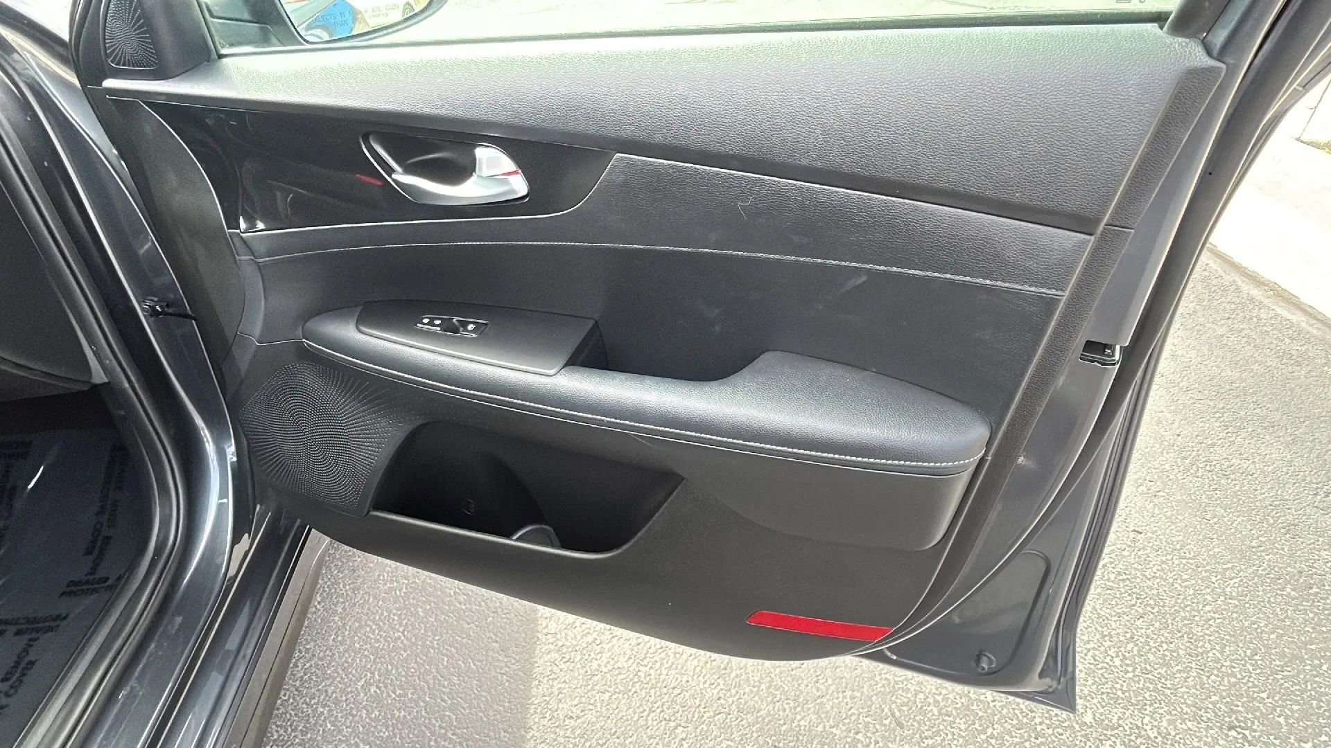 Used 2023 Kia Forte GT-Line w/ GT-Line Technology Package image 16