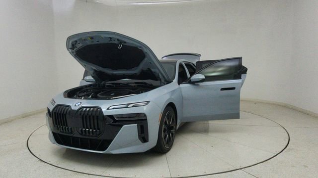 Used 2024 BMW 740i xDrive w/ Premium Package image 78