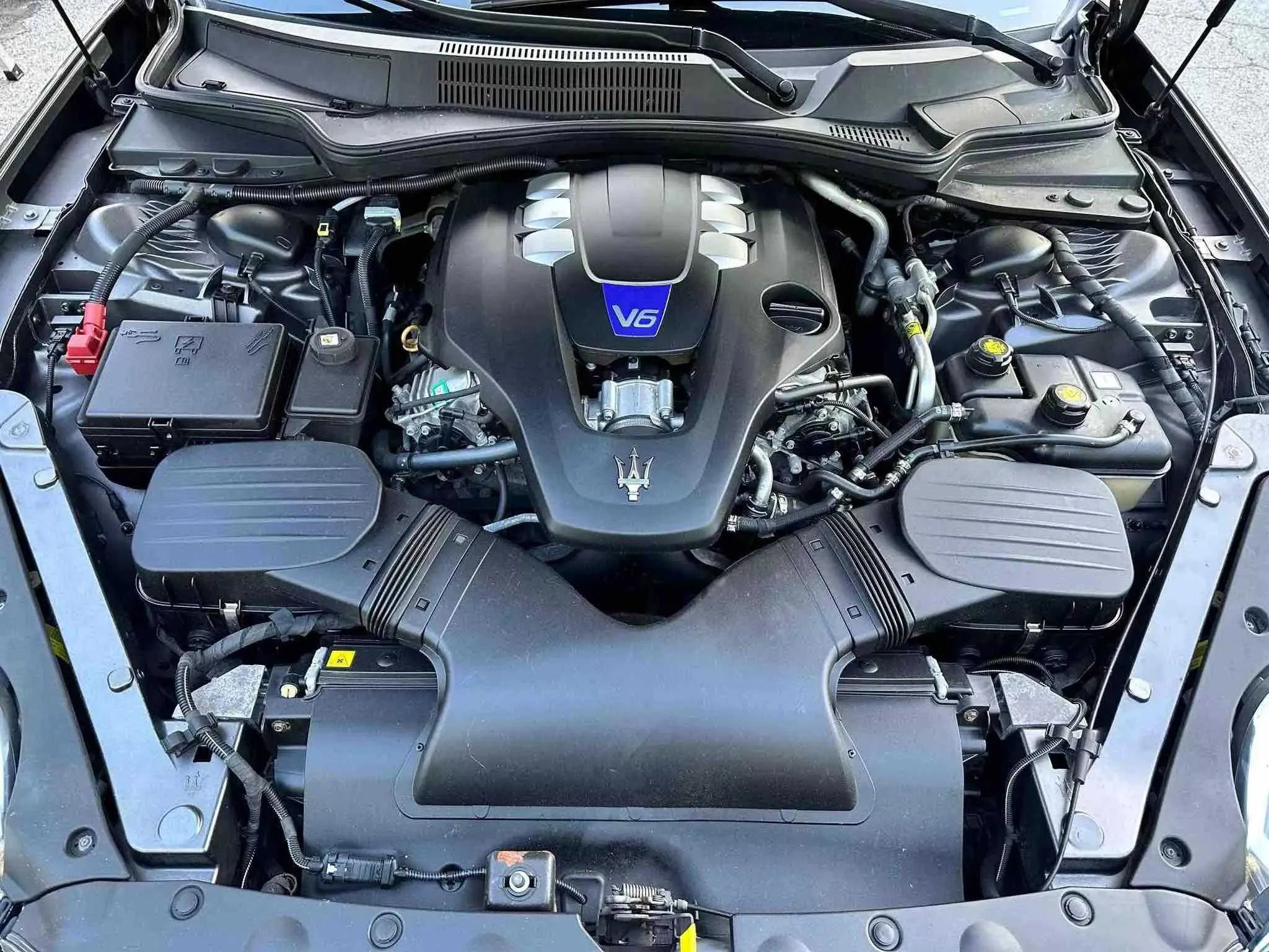 Used 2017 Maserati Quattroporte S GranSport Q4 image 12