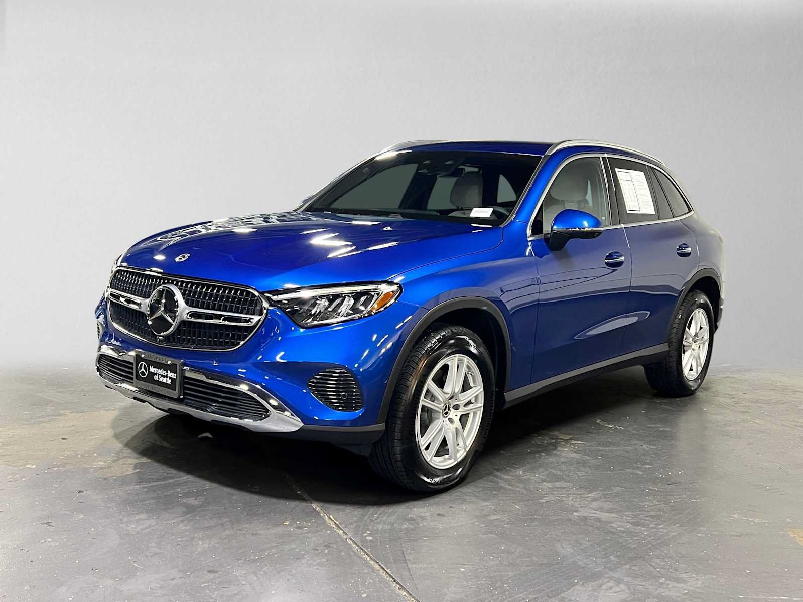 Used 2025 Mercedes-Benz GLC 300 image 7