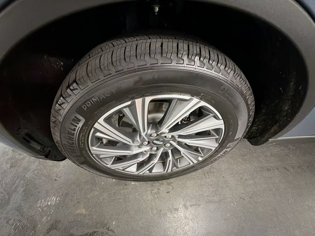 Used 2026 Lincoln Aviator 2WD image 32