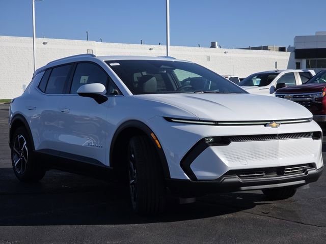 New 2026 Chevrolet Equinox EV LT image 16