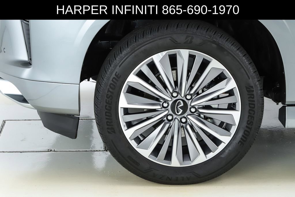 Used 2025 INFINITI QX80 Sensory AWD/4WD image 5