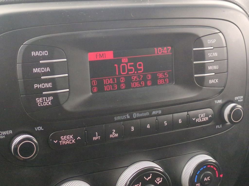 Used 2014 Kia Soul + image 19