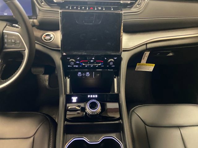 New 2025 Jeep Grand Cherokee Limited w/ Black Appearance Package AWD/4WD image 11