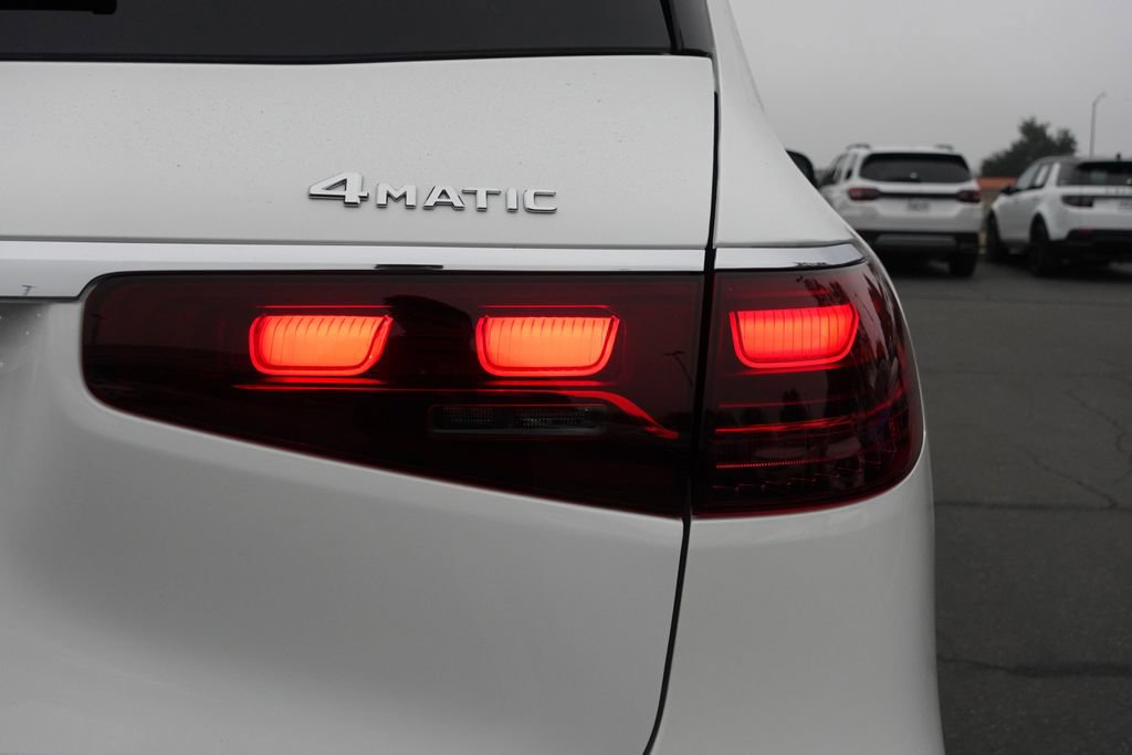 Used 2025 Mercedes-Benz GLS 450 4MATIC image 6