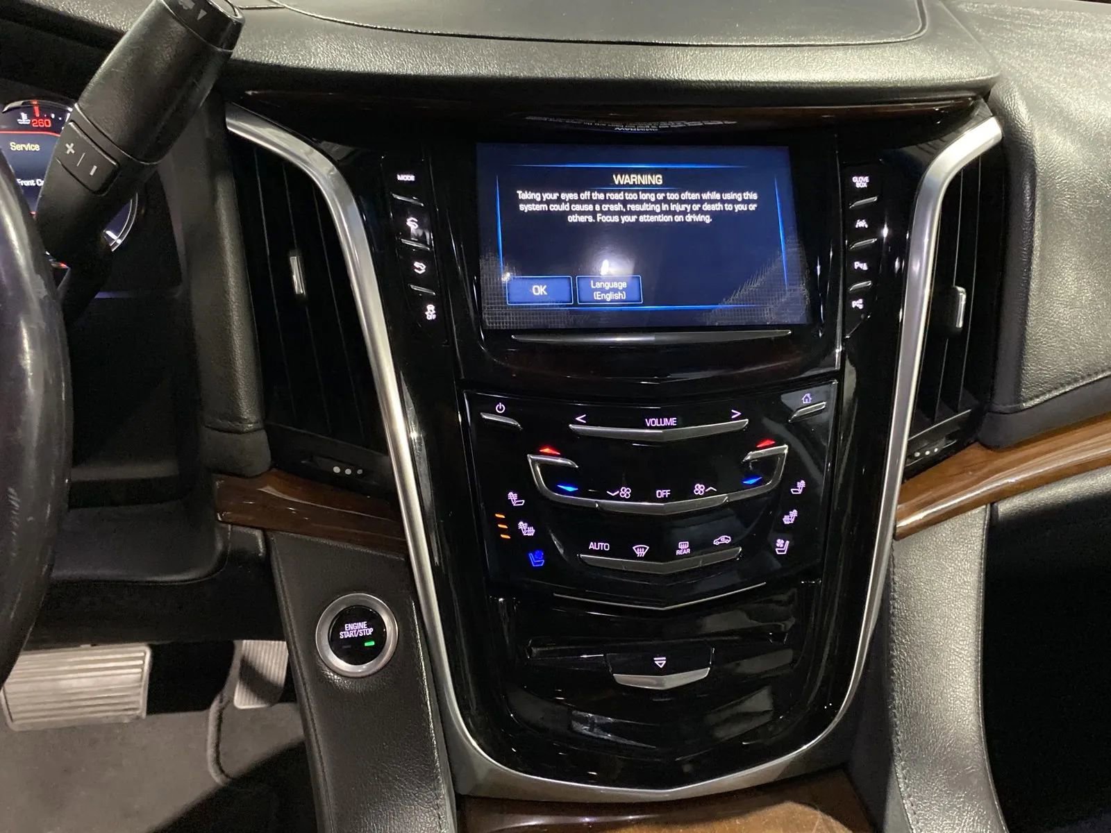 Used 2019 Cadillac Escalade ESV Luxury image 14