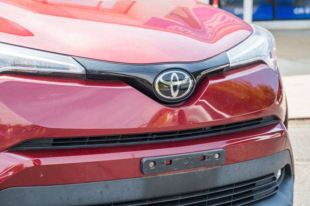 Used 2019 Toyota C-HR Limited FWD image 10