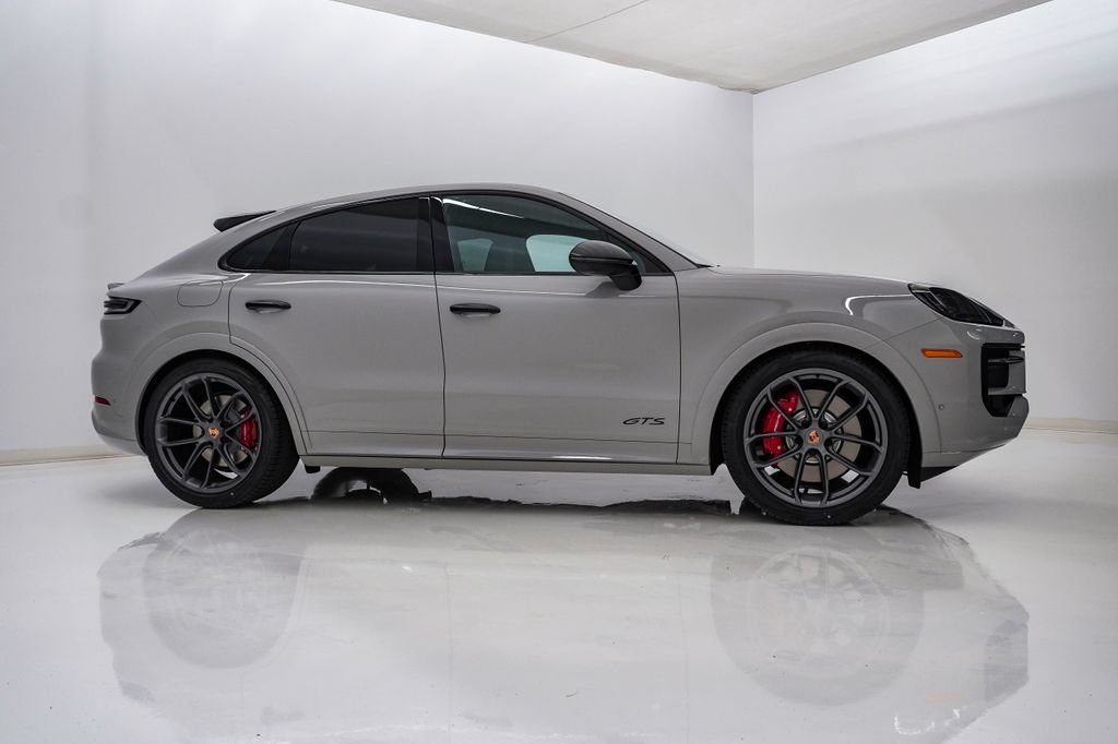 New 2026 Porsche Cayenne GTS AWD/4WD image 9