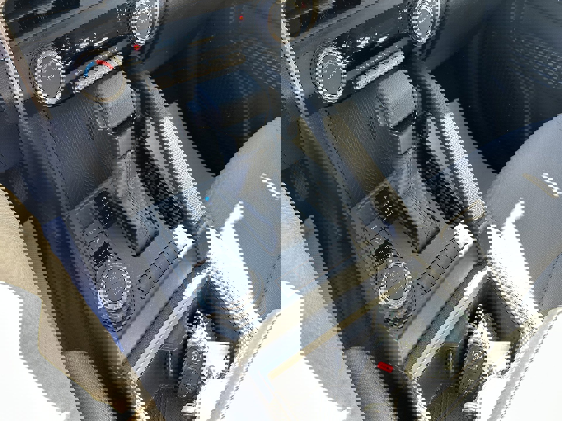 Used 2025 Toyota Tacoma SR5 image 12