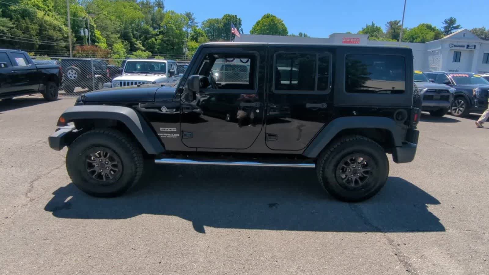 Used 2017 Jeep Wrangler Unlimited Sport w/ Connectivity Group AWD/4WD image 5