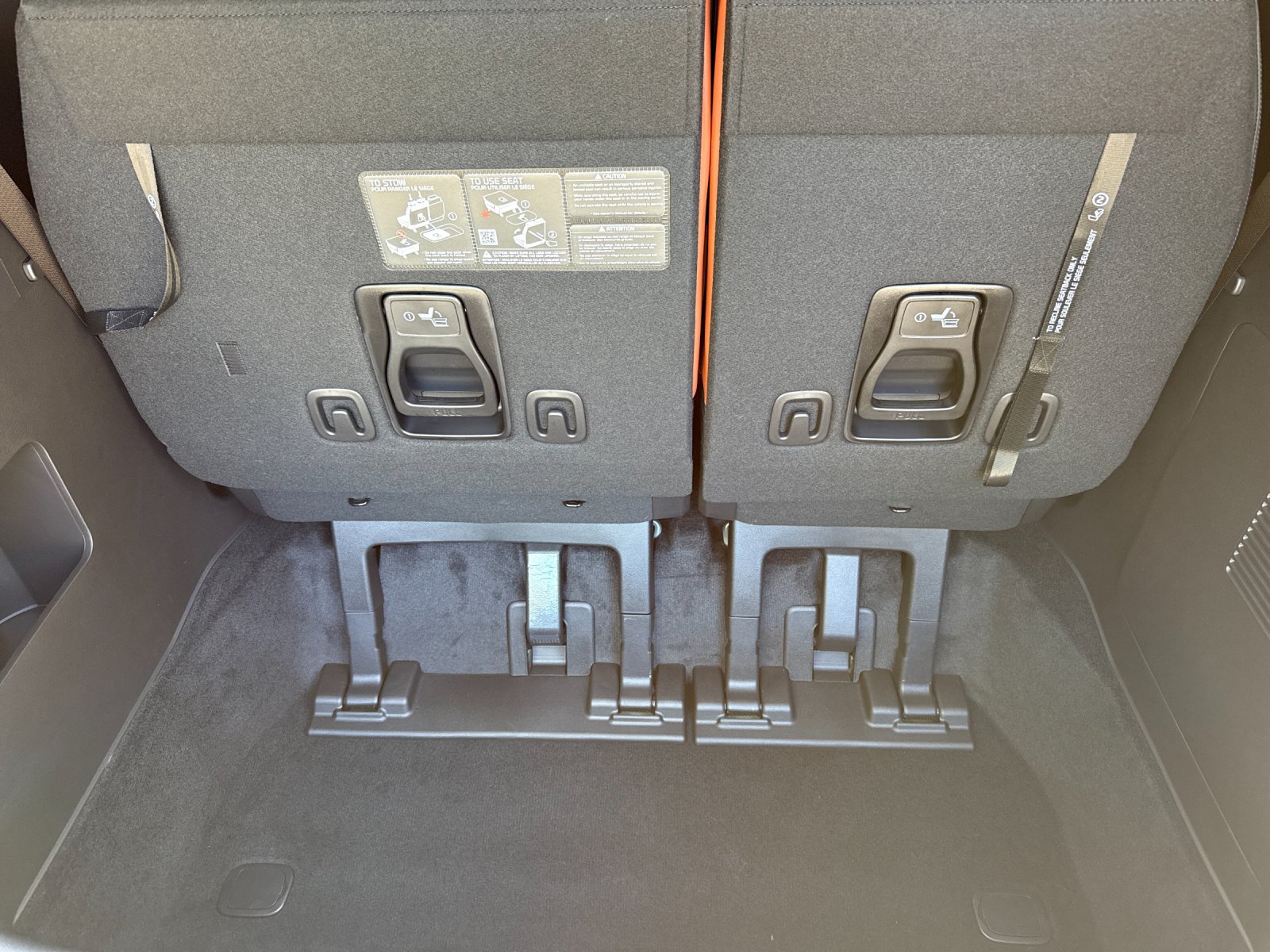 New 2026 Kia Carnival EX FWD image 16