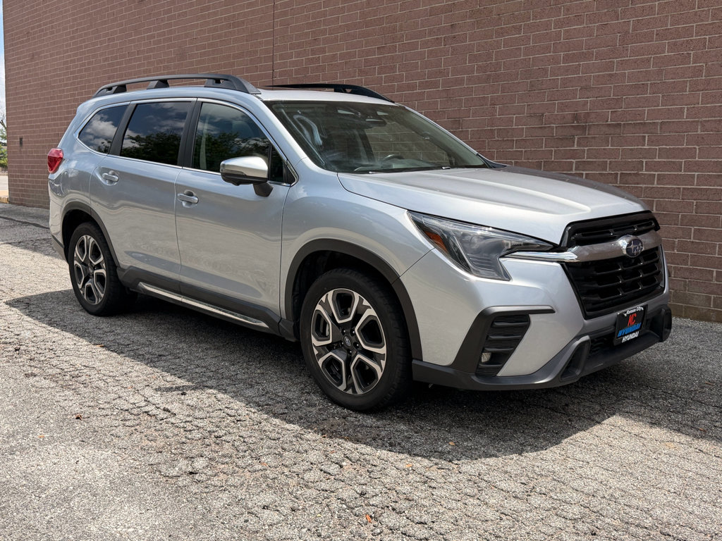 Used 2023 Subaru Ascent Limited w/ Technology Package AWD/4WD image 7