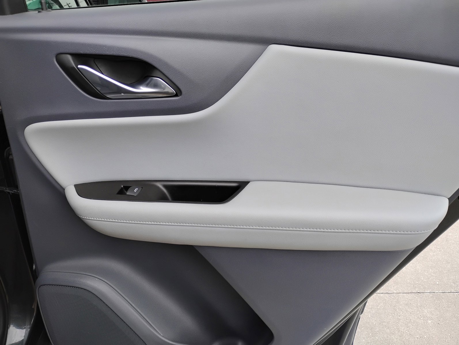 Used 2019 Chevrolet Blazer LT image 20