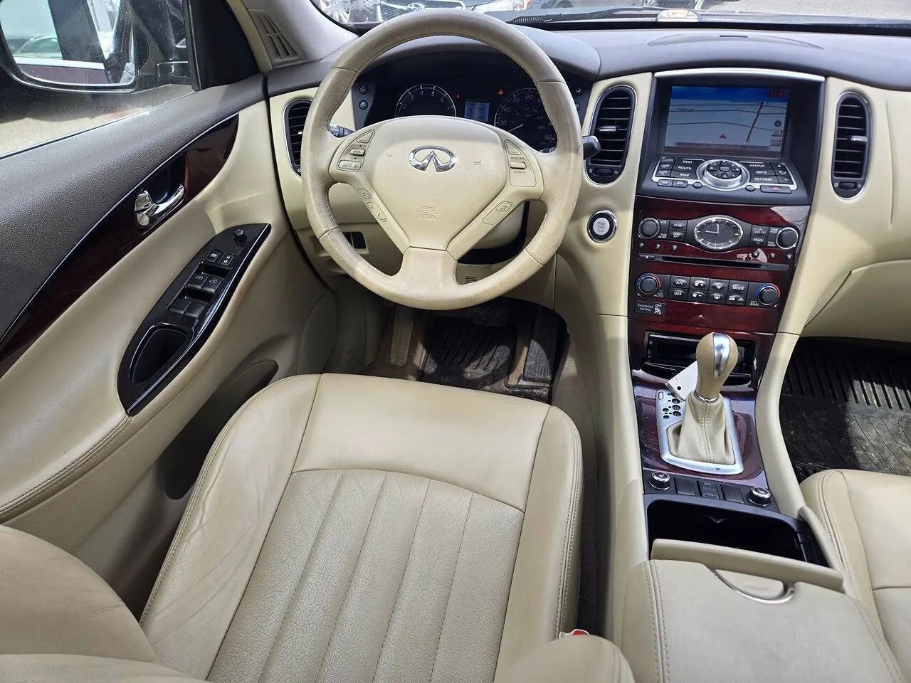 Used 2015 INFINITI QX50 Journey w/ Premium Package AWD/4WD image 2