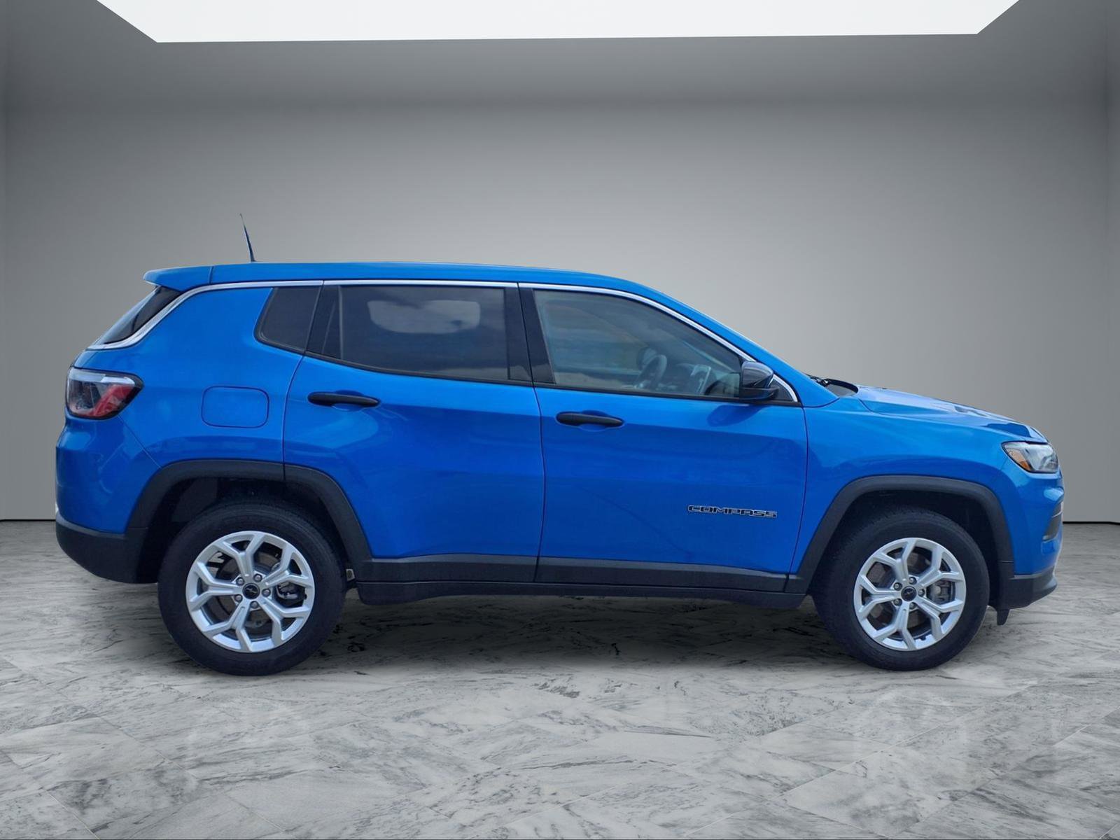 Used 2025 Jeep Compass Sport image 8