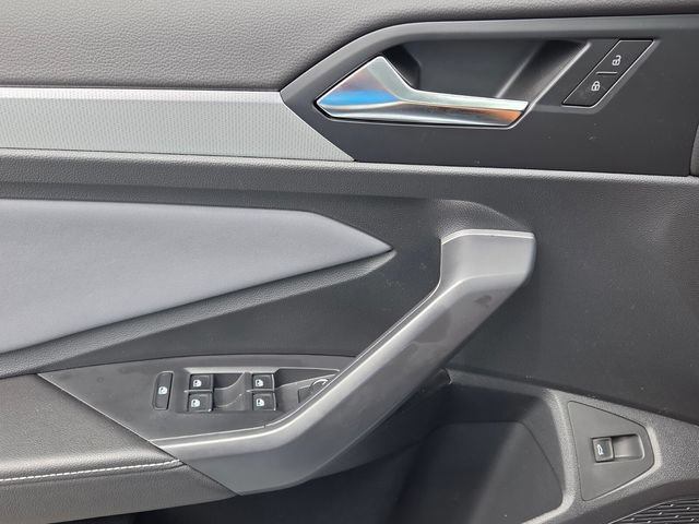 New 2026 Volkswagen Jetta SE FWD image 28