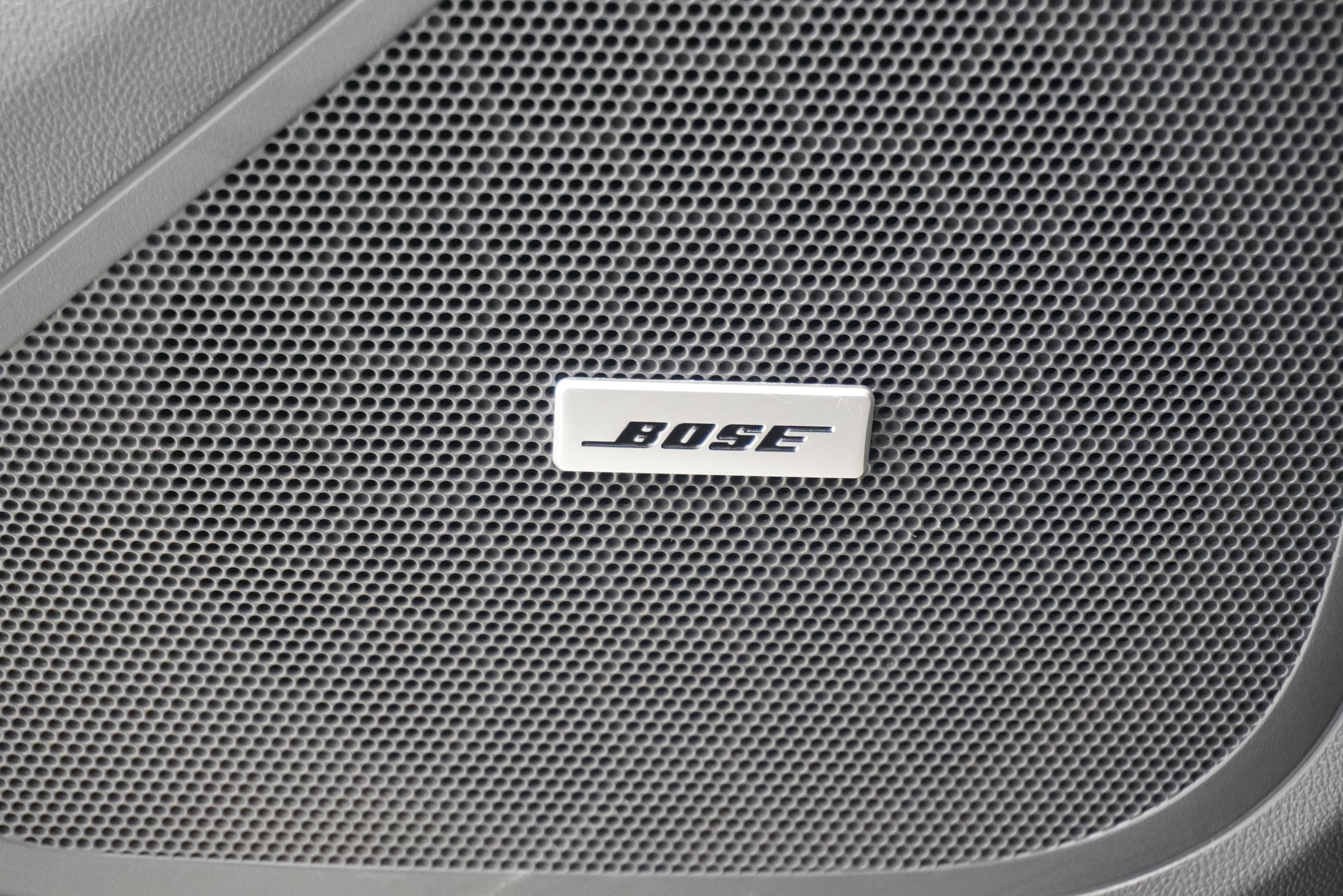 Used 2019 Chevrolet Bolt Premier w/ Infotainment Package image 15