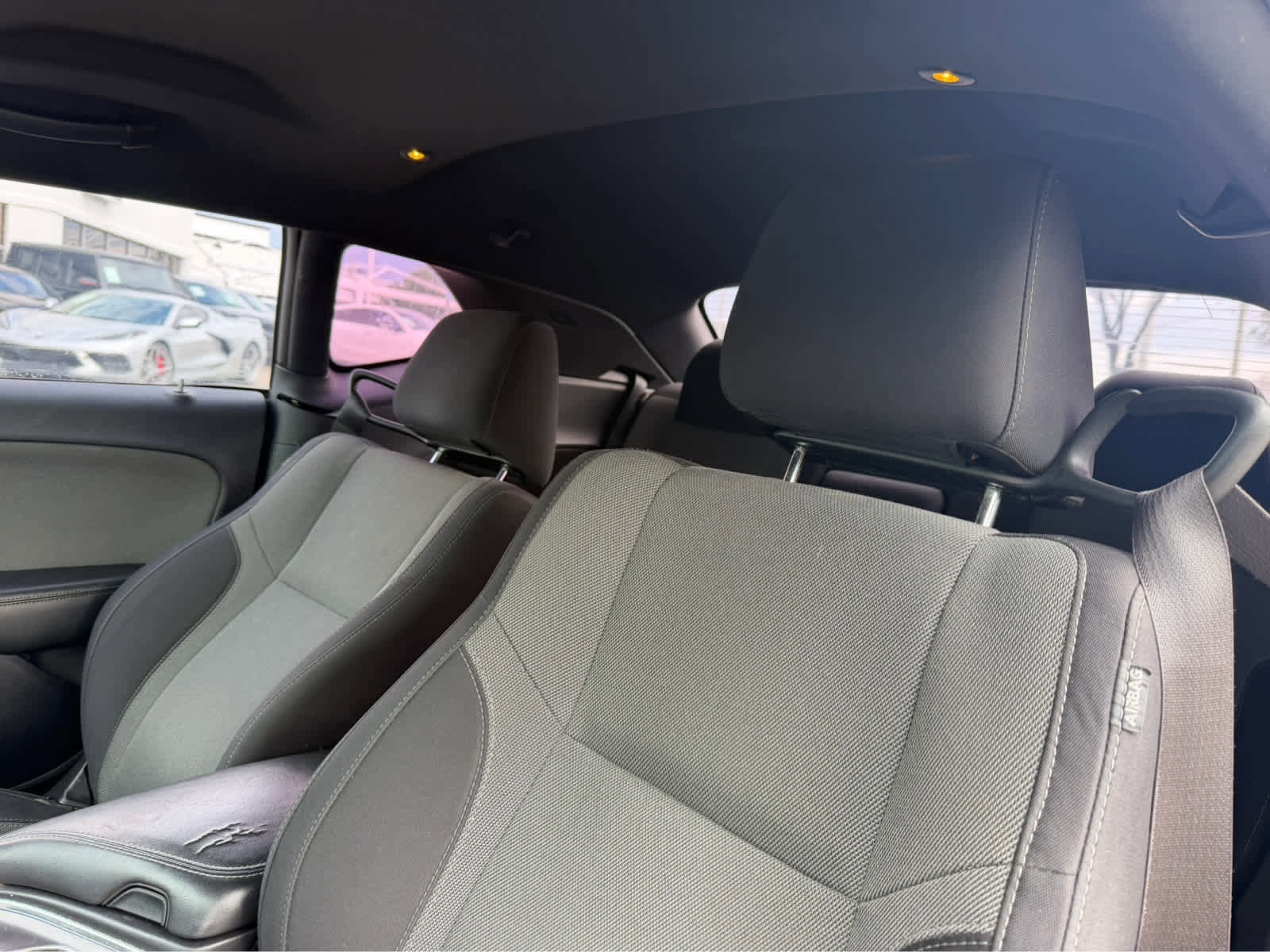 Used 2015 Dodge Challenger SXT RWD image 8