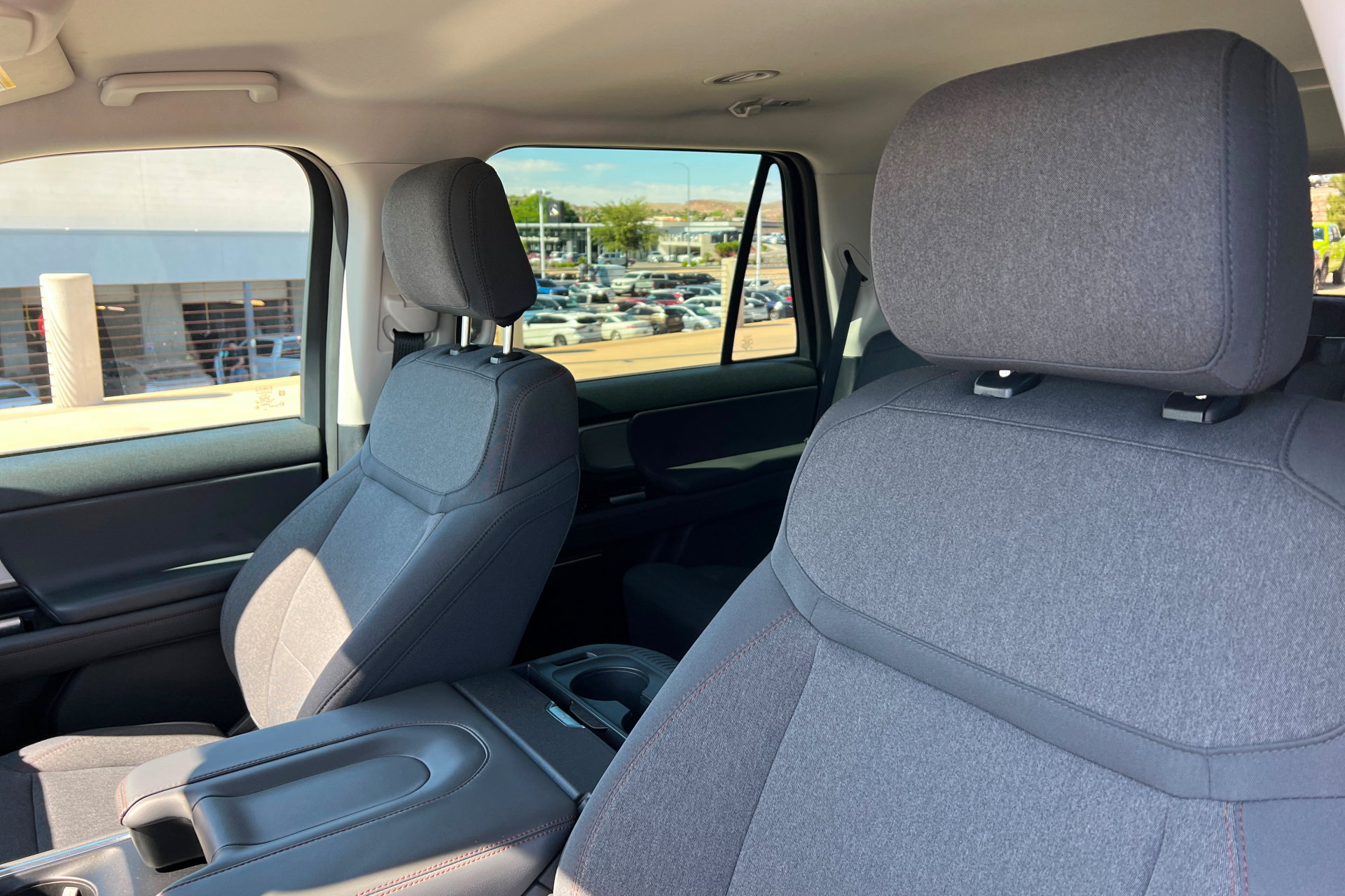 Used 2025 Ford Expedition Active AWD/4WD image 17