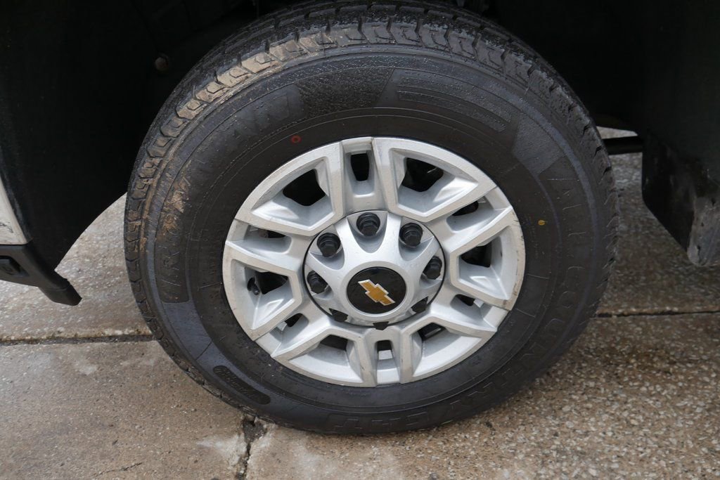 Used 2025 Chevrolet Silverado 2500 LT w/ Convenience Package image 30