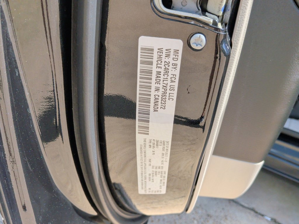 Used 2023 Chrysler Pacifica Touring-L FWD image 46