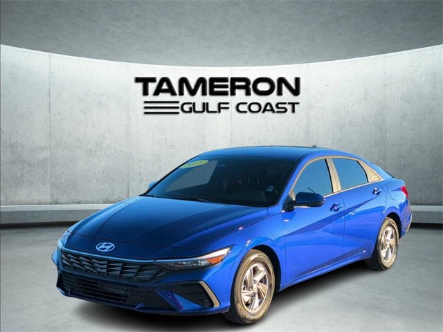 Used 2025 Hyundai Elantra SE