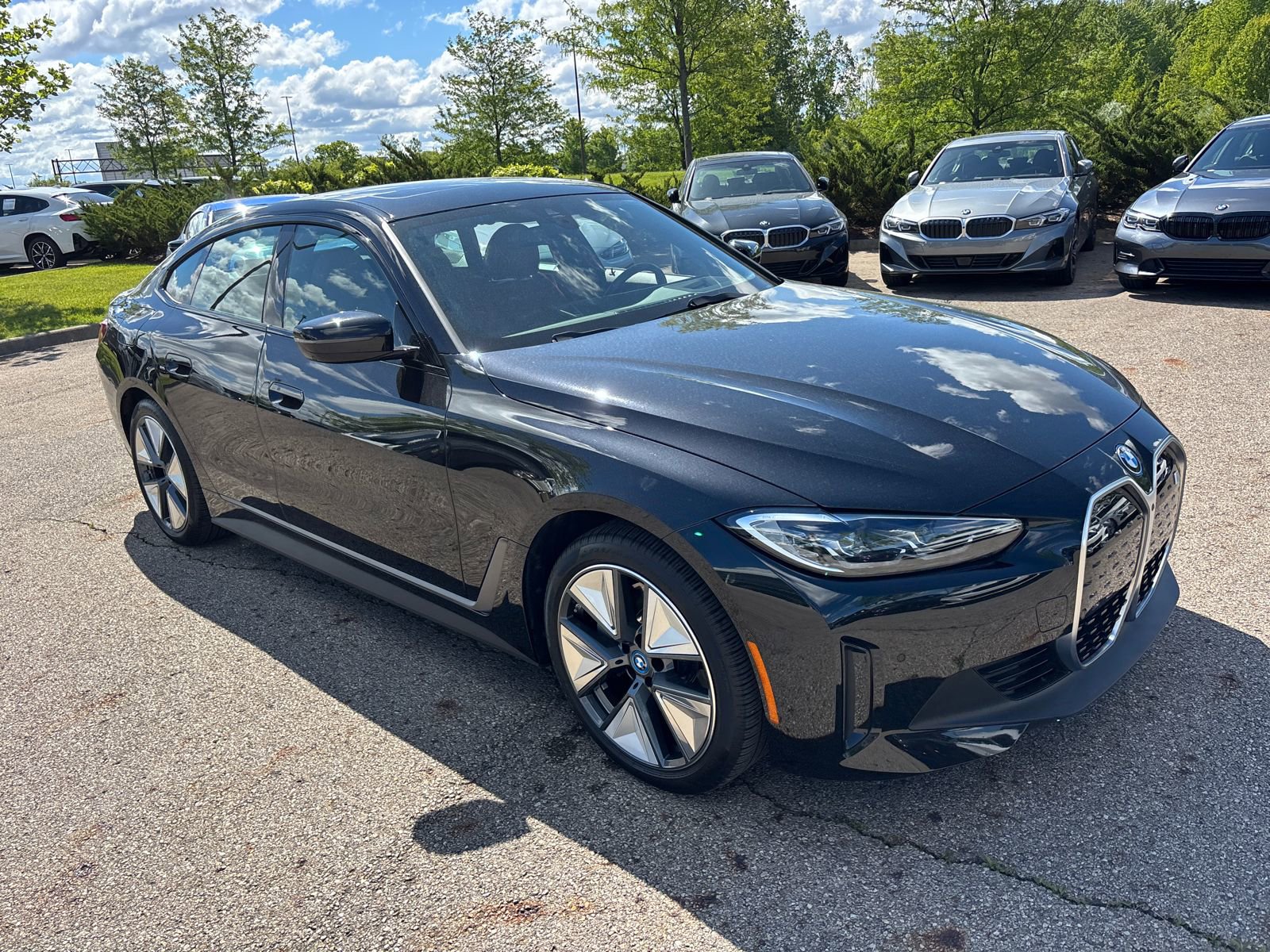 Used 2023 BMW i4 eDrive35 w/ Premium Package RWD image 3